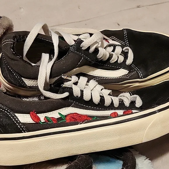 Vans used gently size 7.5 Red Rose - Picture 2 of 3